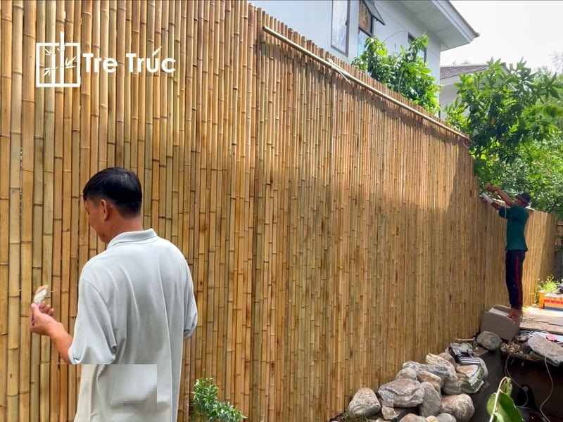 Thi công làm hàng rào bằng tre trúc đơn giản bền đẹp siêu rẻ Thi công làm hàng rào bằng tre trúc đơn giản bền đẹp siêu rẻ