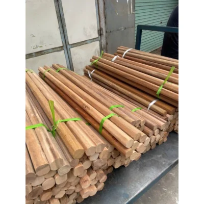 cán xẻng,cuốc gỗ lim 1mét lẻ năm hàng đẹp chất lõi chuẩn bền đẹp