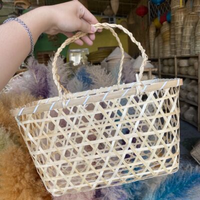 Giỏ quà tre đan quai lạt đáy vuông