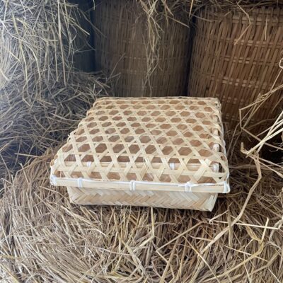 Hộp quà tre đan vuông: 25x25x10cm