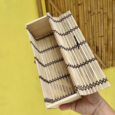 Hộp tre chữ nhật dài có nắp: 27x8x8cm