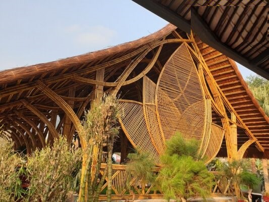 Thiết kế, cung cấp, Thi Công Nhà Tre, Trúc, Tầm Vông uốn cong Lợp Mái Guột